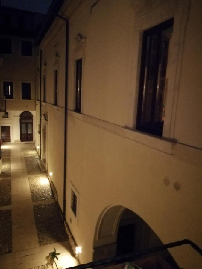 B&B Bone Novelle Dimora Storica Palazzo Zuzi L'Aquila Ngoại thất bức ảnh